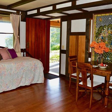 Oceanfront Suite Gibsons Exterior foto